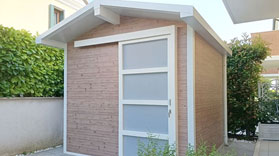 Casetta in pannello coibentato misure 265 x 264 cm con porta scorrevole